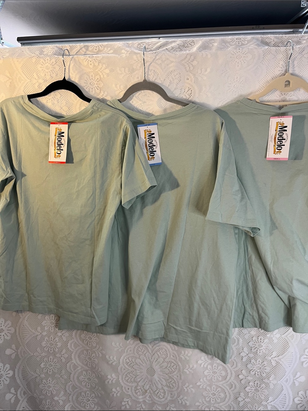 😻5for$15😻Modelo Sage Floral Logo Short Sleeve Tee XS,S,L - Picture 5 of 6